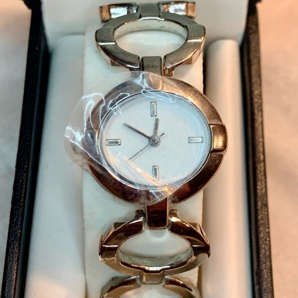 Pedre Vintage Watch Silver-tone Link Design Stainless Steel Back Classic! NEW